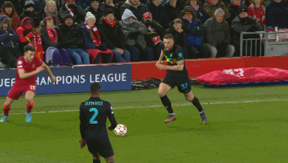 混团世界杯，孙颖莎真的好，把吉祥物送给了小妹妹，期待她的下次比赛