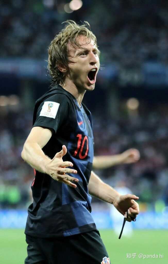 德甲战报：Y.迪奥曼德帽子戏法，RB莱比锡6-0狂胜法兰克福